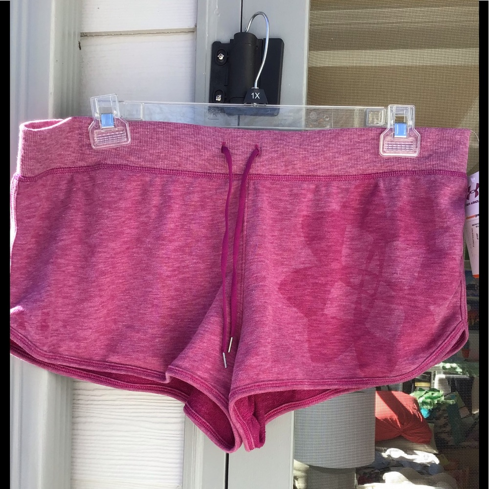 Under Armour NWT ladies shorts size XL